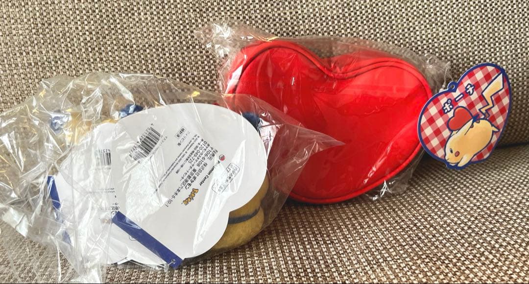 ピカチュウダイナー　ハンバーガー　ぬいぐるみ　ポーチ　新品未使用　匿名配送