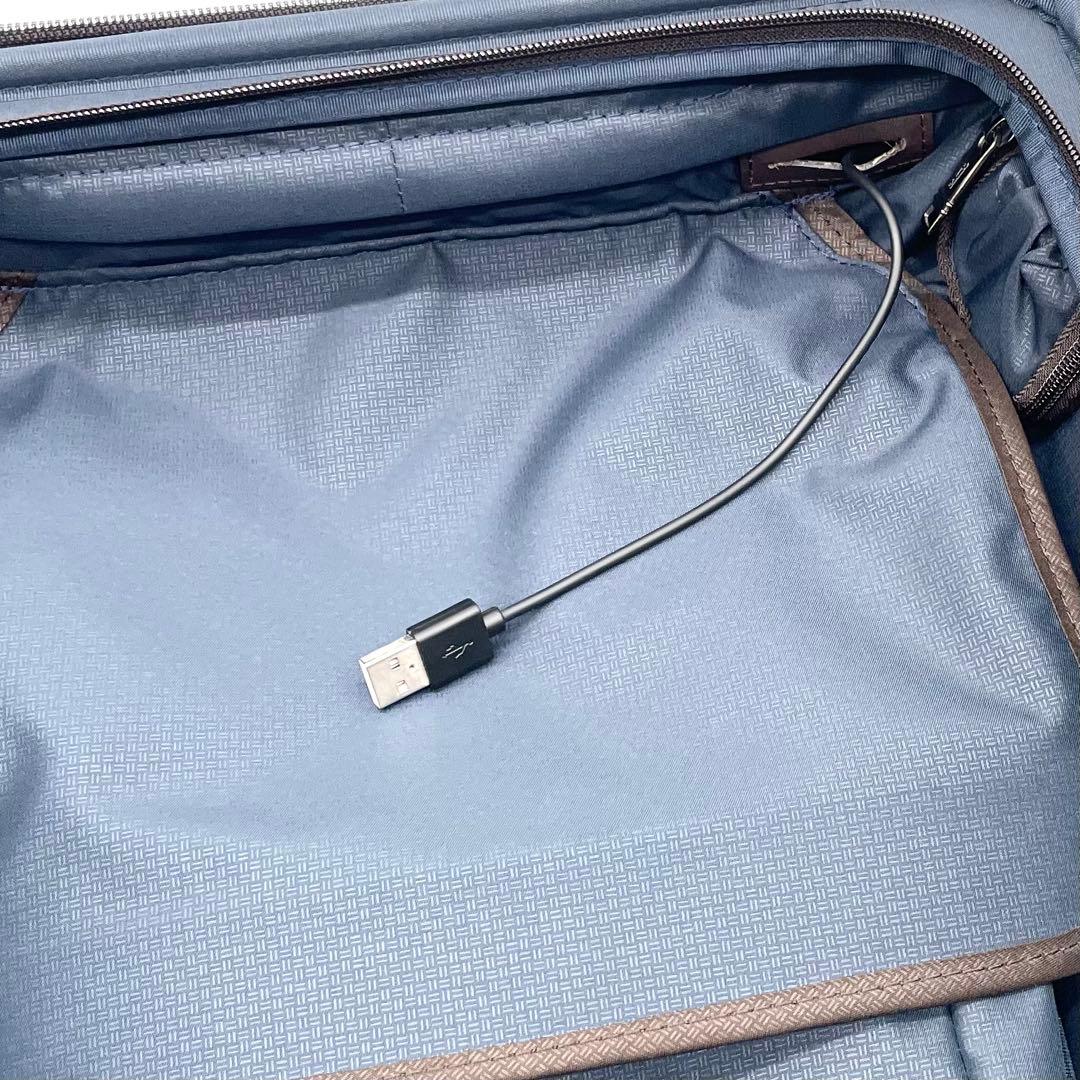 【極美品】トゥミ ALPHA3 インターナショナル デュアル アクセス 4輪