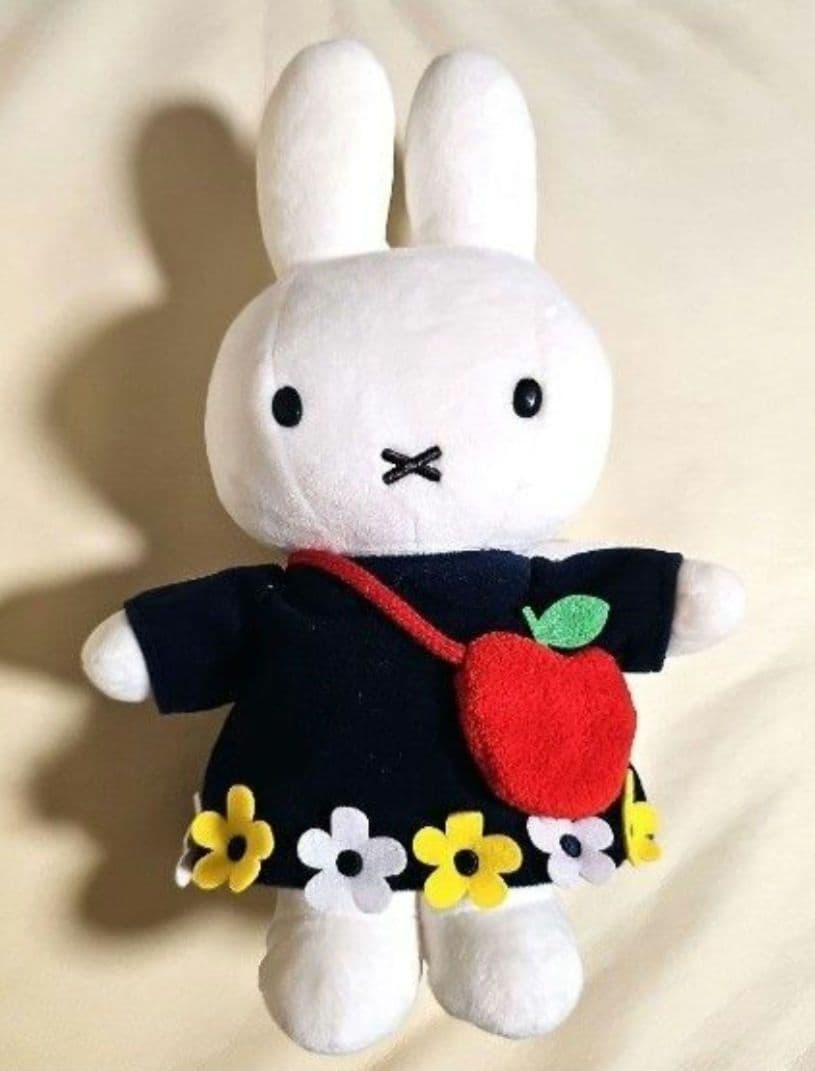 ミッフィー　オータムフルーツ　ぬいぐるみ　ミッフィースタイル　りんご　タグ付き