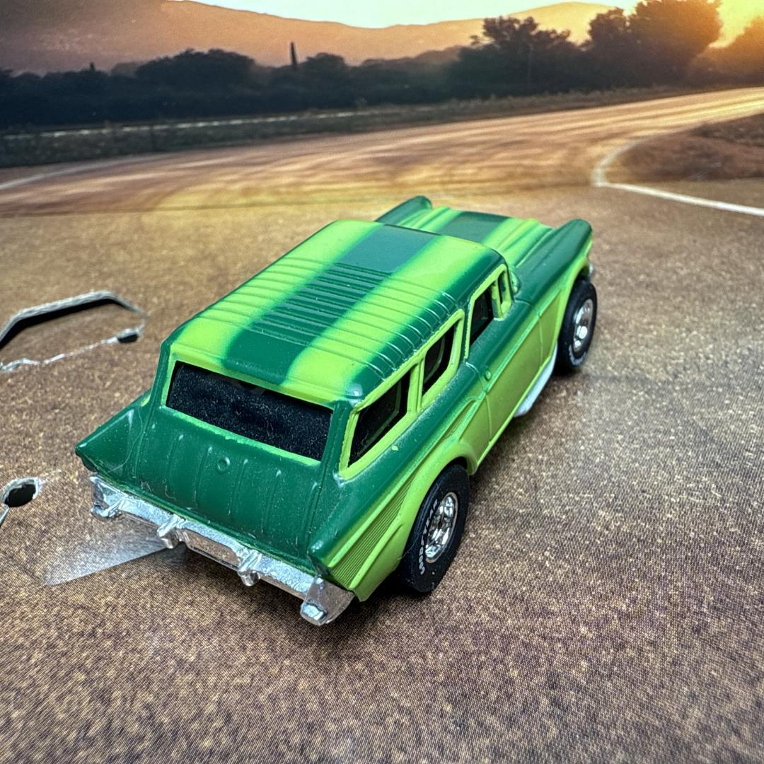 57 Chevy Nomad 激レアカラー復刻車カスタム☆HOスロットカー