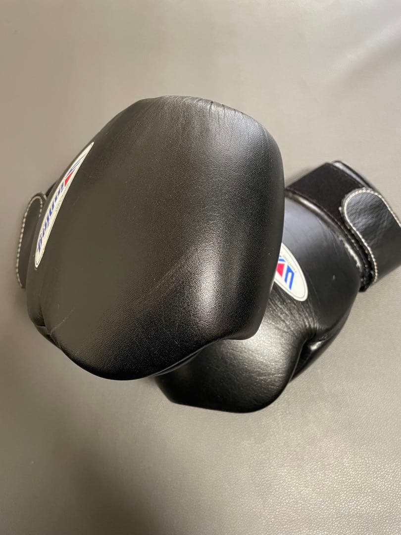 Winning ボクシンググローブ 10oz 黒