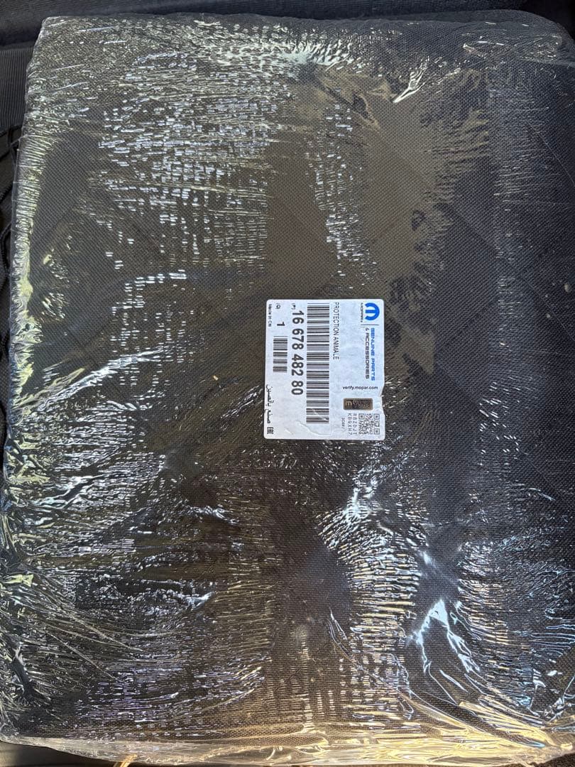 新品ペットシートカバー　プジョー純正品　他のSUV 、ワゴン、ミニバン適応車種有