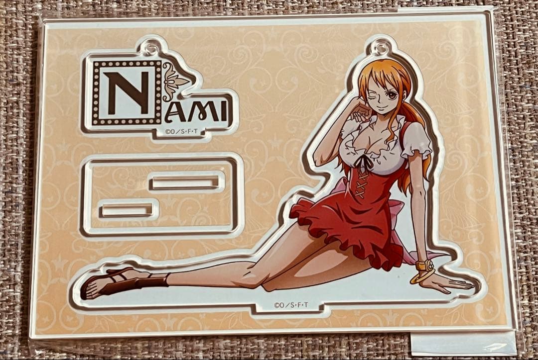 ワンピース ナミ アクリルスタンドキーチェーン ホールケーキアイランド 限定 輩