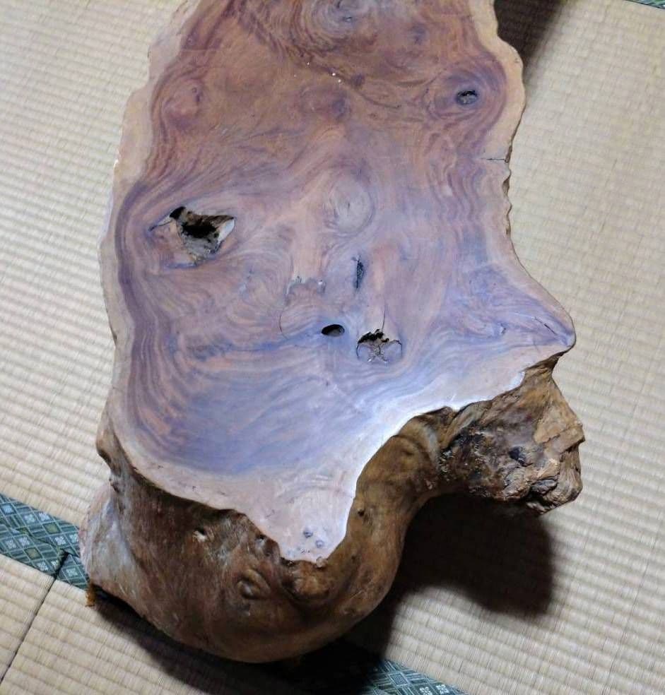 無垢材 自然形状の座卓ケヤキ