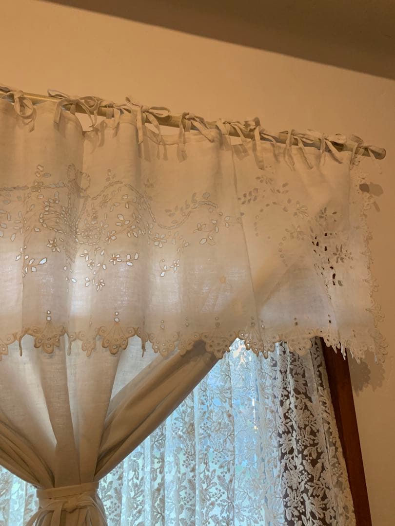 フランスアンティーク　スカラップレース　リネンカーテン　オフホワイト