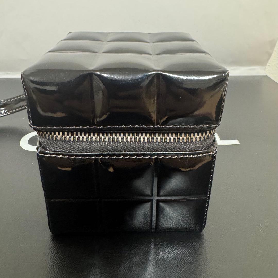 【美品】CHANEL シャネル ココマーク エナメル ポーチ キューブ 黒