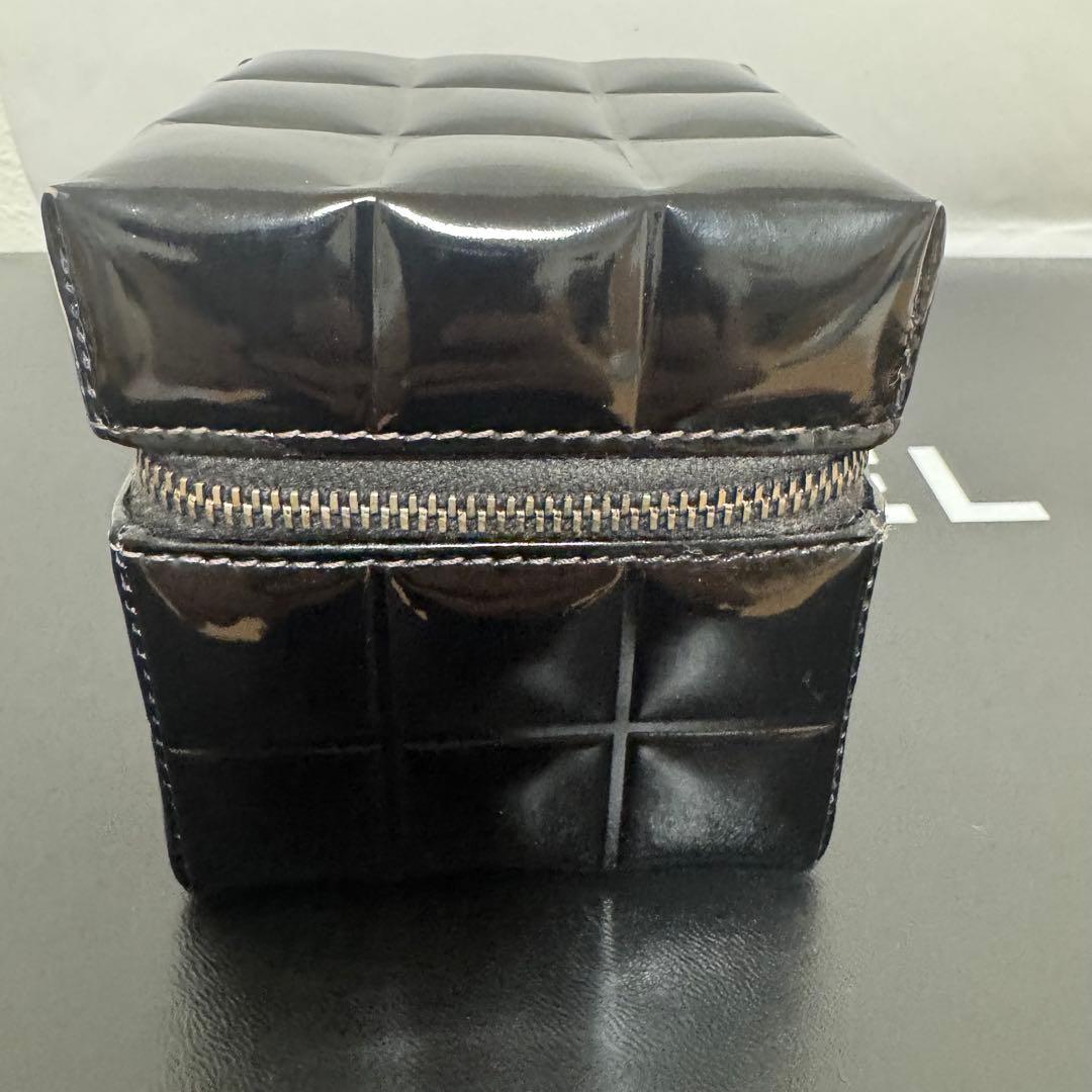 【美品】CHANEL シャネル ココマーク エナメル ポーチ キューブ 黒