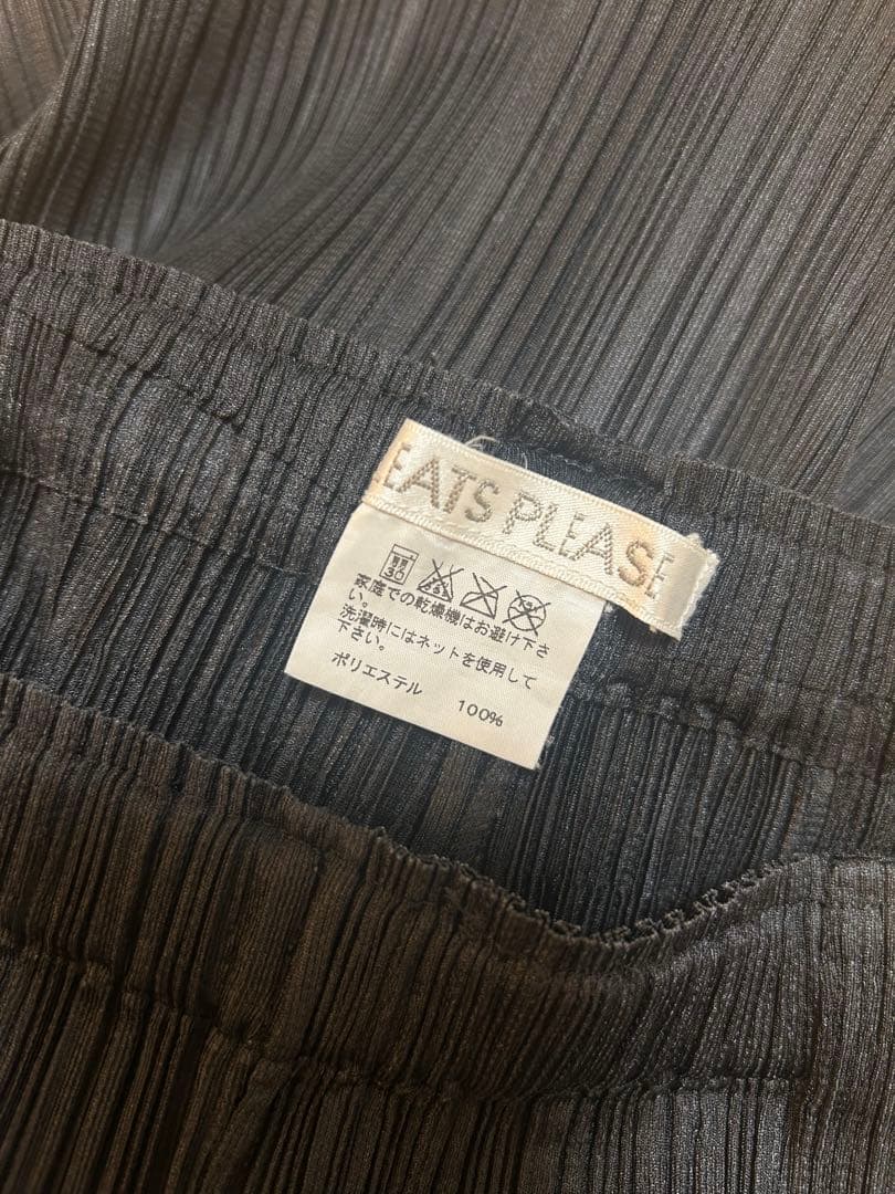 プリーツプリーズ　ブラックガウチョパンツ