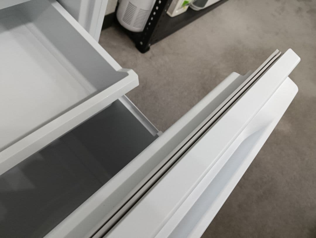 y【美品】AQR-20P (W) ノンフロン冷凍庫 2024年製