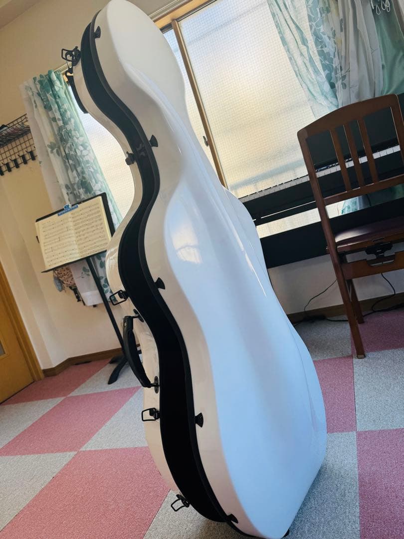 チェロのハードケース 1/4～1/2サイズ調整可能 超軽い 希少な自家用