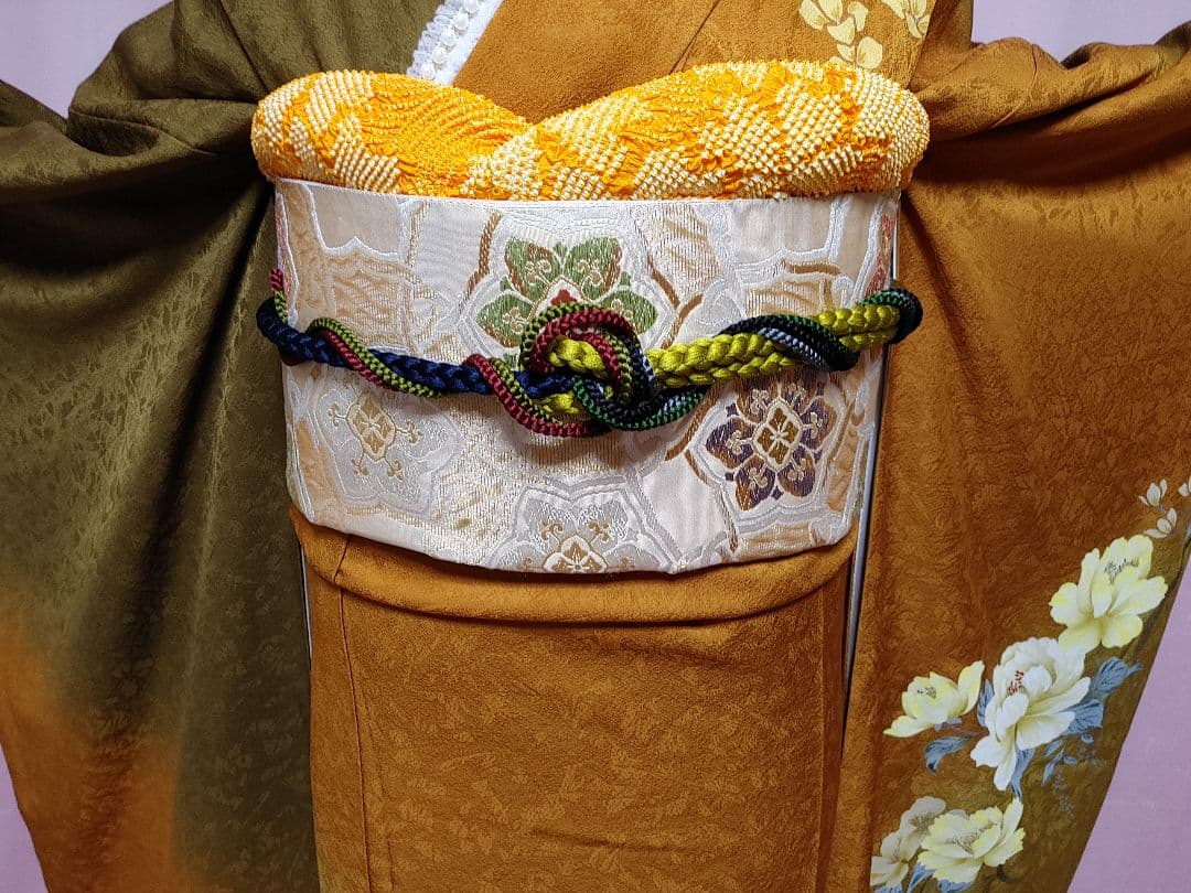 大人女子　振袖　 袋帯　 帯揚げ　帯締め　草花 山吹茶色 　グラデーション　正絹