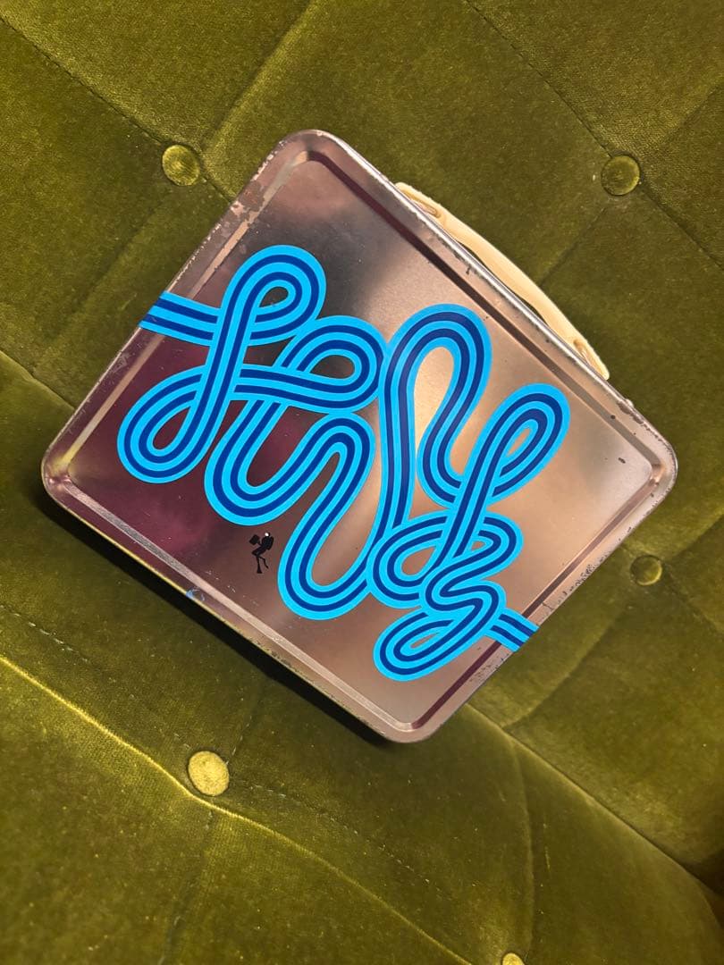 stussy　缶ケース&ステッカー サビ有り