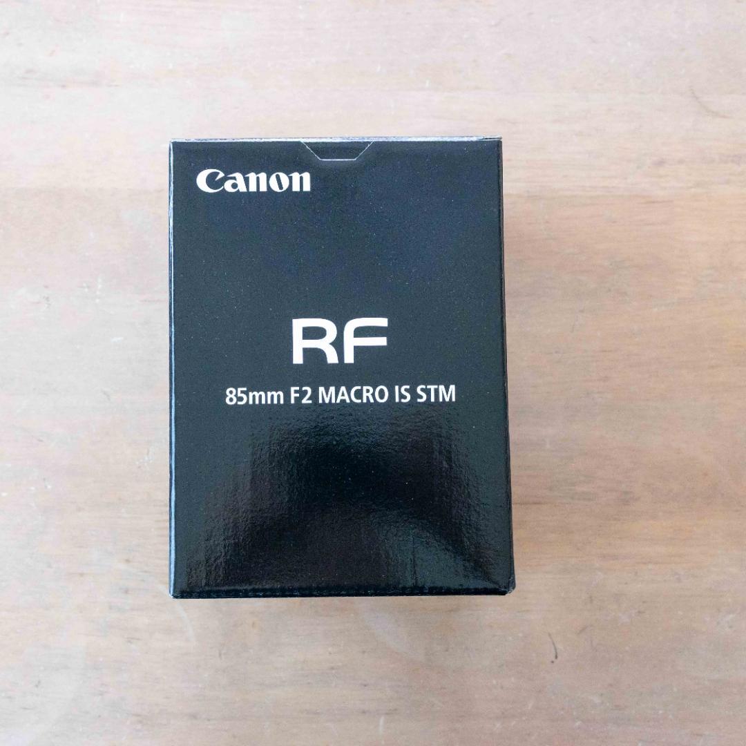 Canon RF 85mm F2 MACRO IS STM レンズ