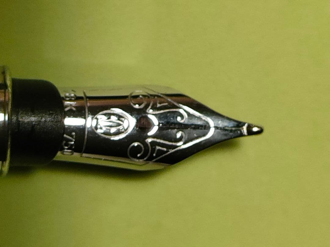 カルティエ　Cartier 万年筆 ケース付　ディアボロ