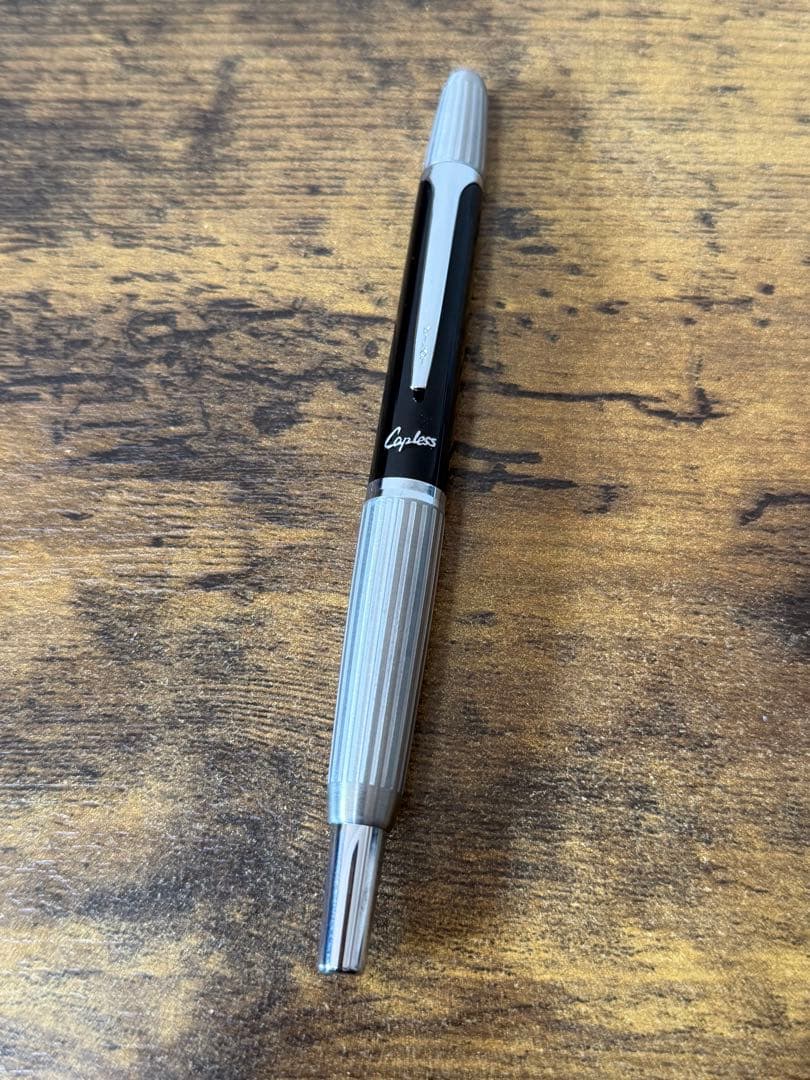 新品未使用　1971年製　白蝕刻　キャップレス　ストライプ　14金　万年筆　細字