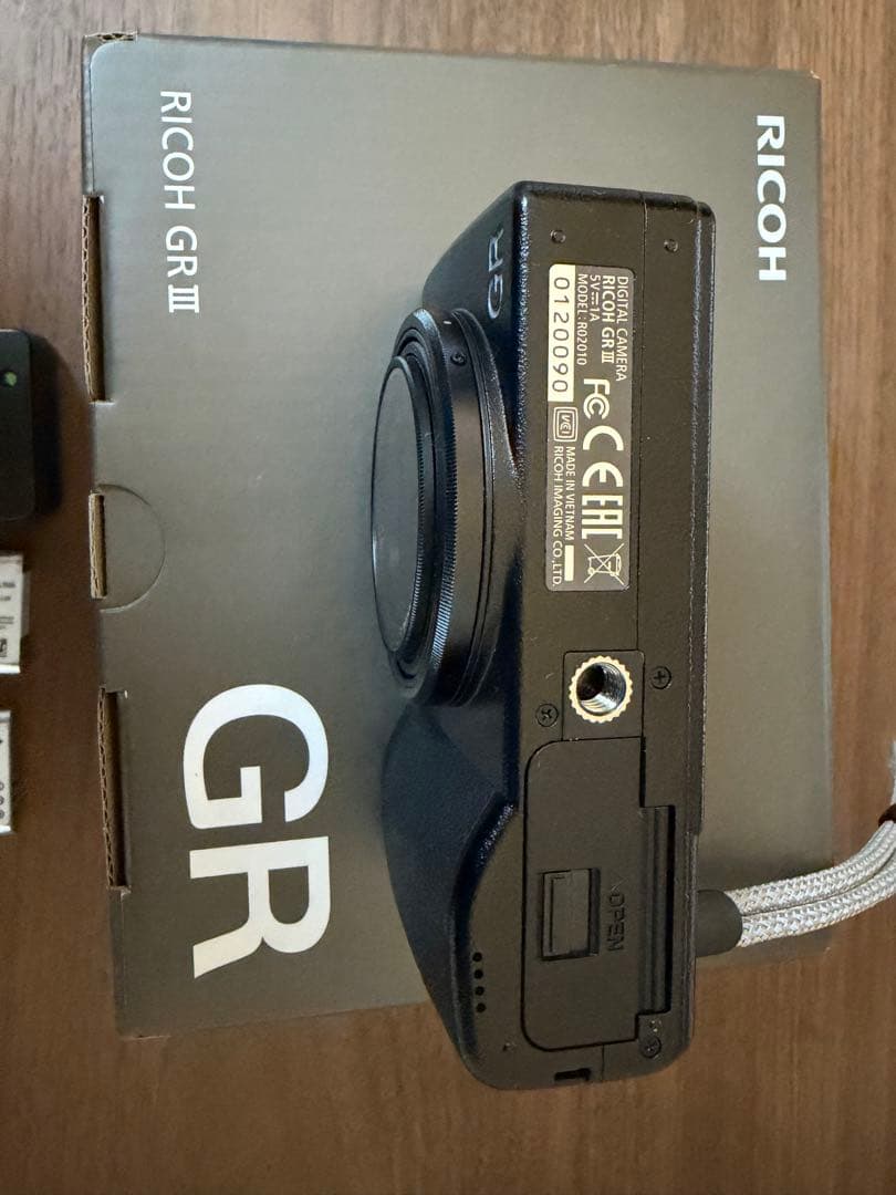 RICOH GR III 本体 バッテリー2個付き + gc-10 ソフトケース