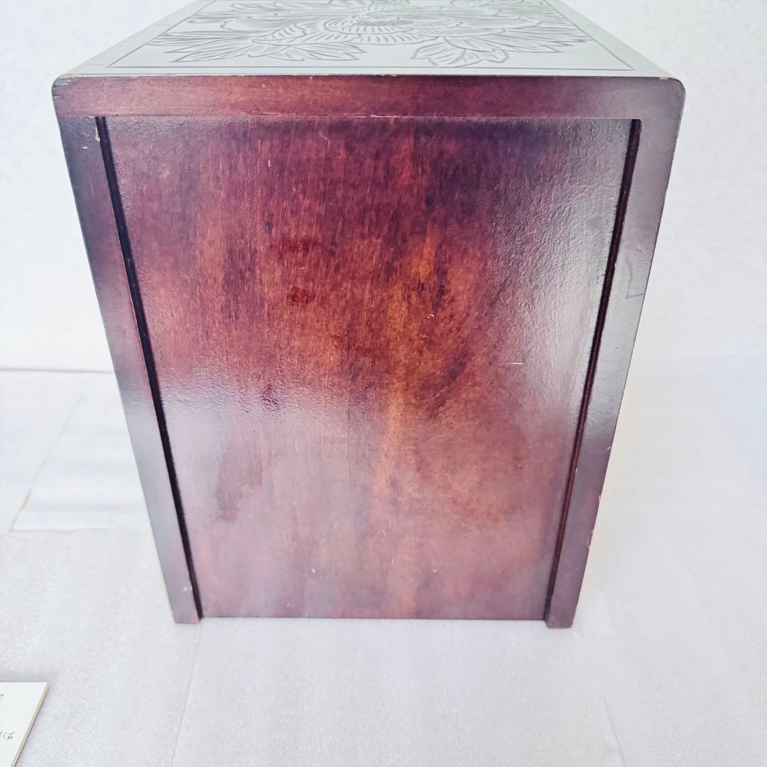 【極美品】日光彫 小箪笥 3段 卓上収納 花模様 内装赤 高級感 彫刻　伝統工芸