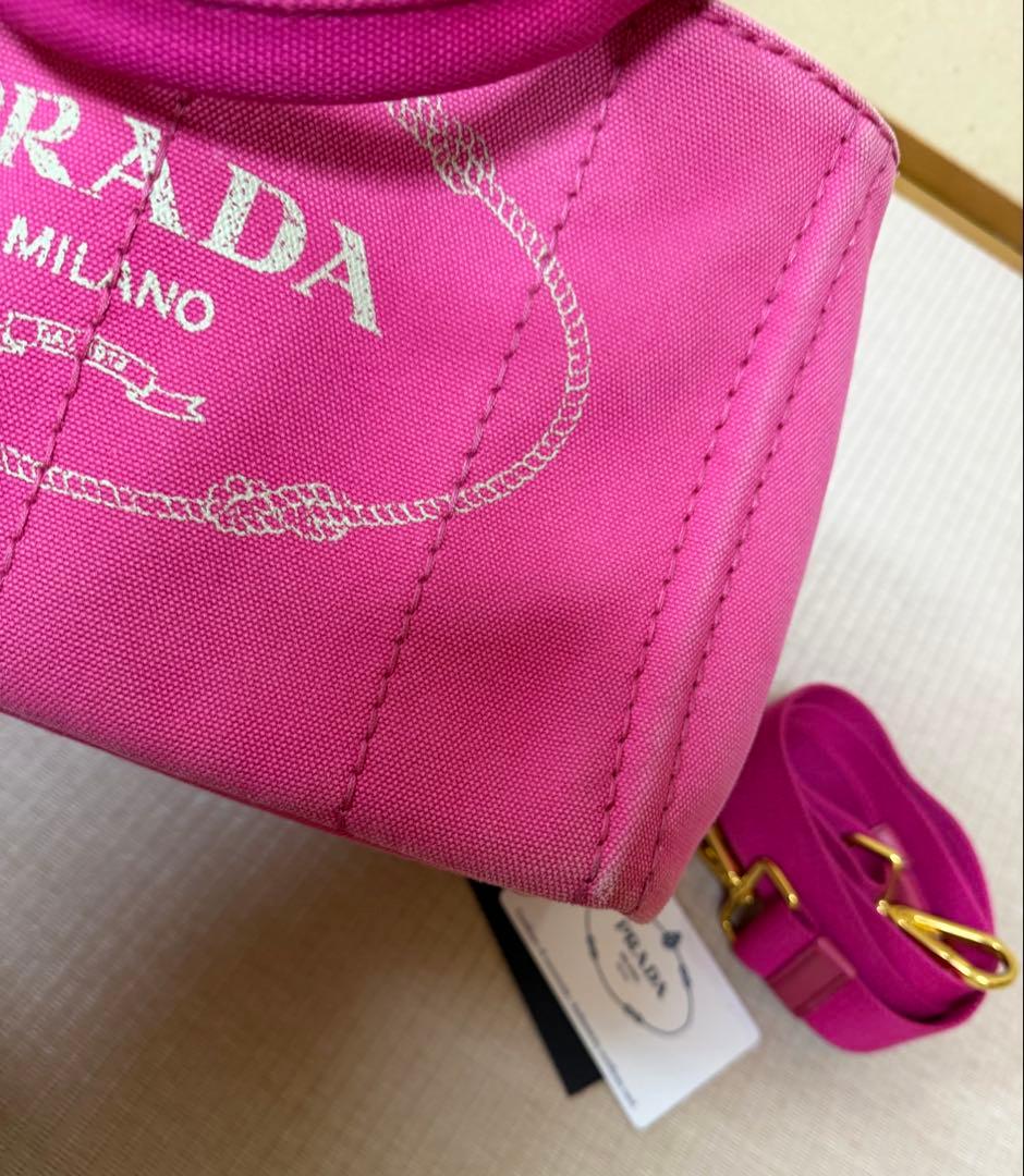 PRADA カナパ　ピンク ショルダーバッグ 肩ベルト　証明カードつけ