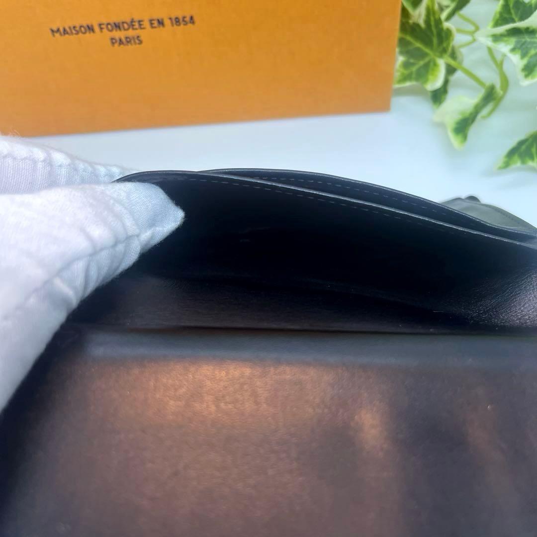 ルイヴィトン ヴェルニ がま口 二つ折り財布 エナメル モノグラム 黒