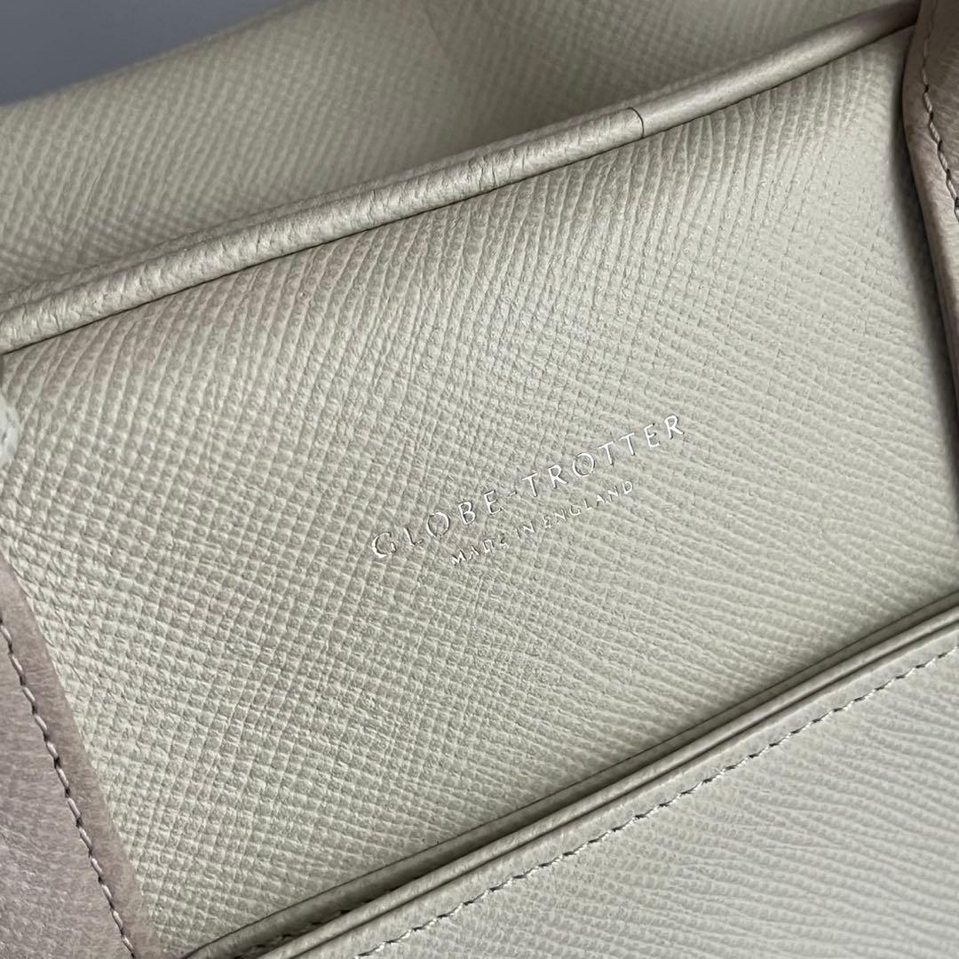 極美品✨️ GLOBE TROTTER 　ビジネスバッグ　白　ショルダー　レザー