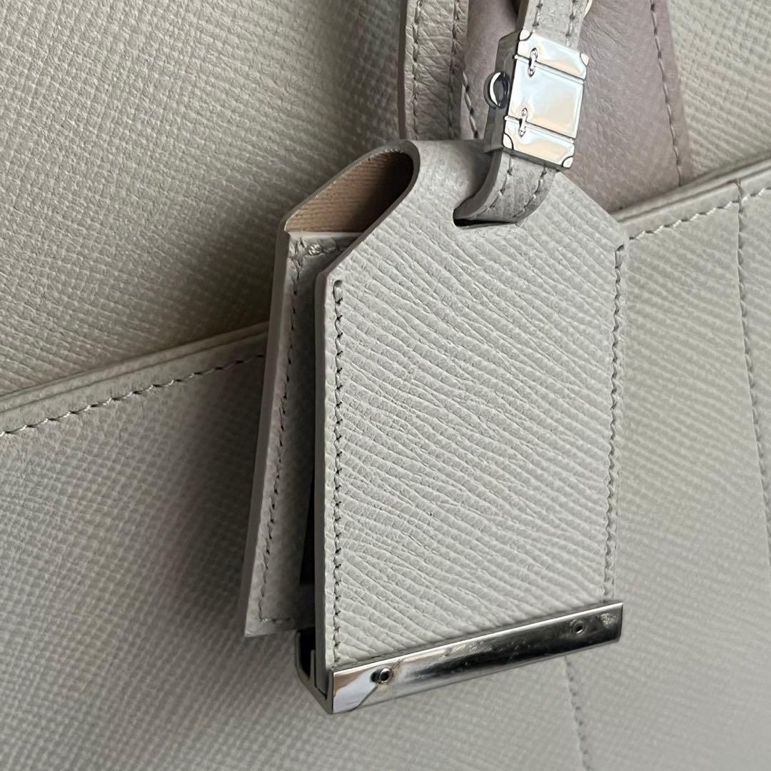 極美品✨️ GLOBE TROTTER 　ビジネスバッグ　白　ショルダー　レザー