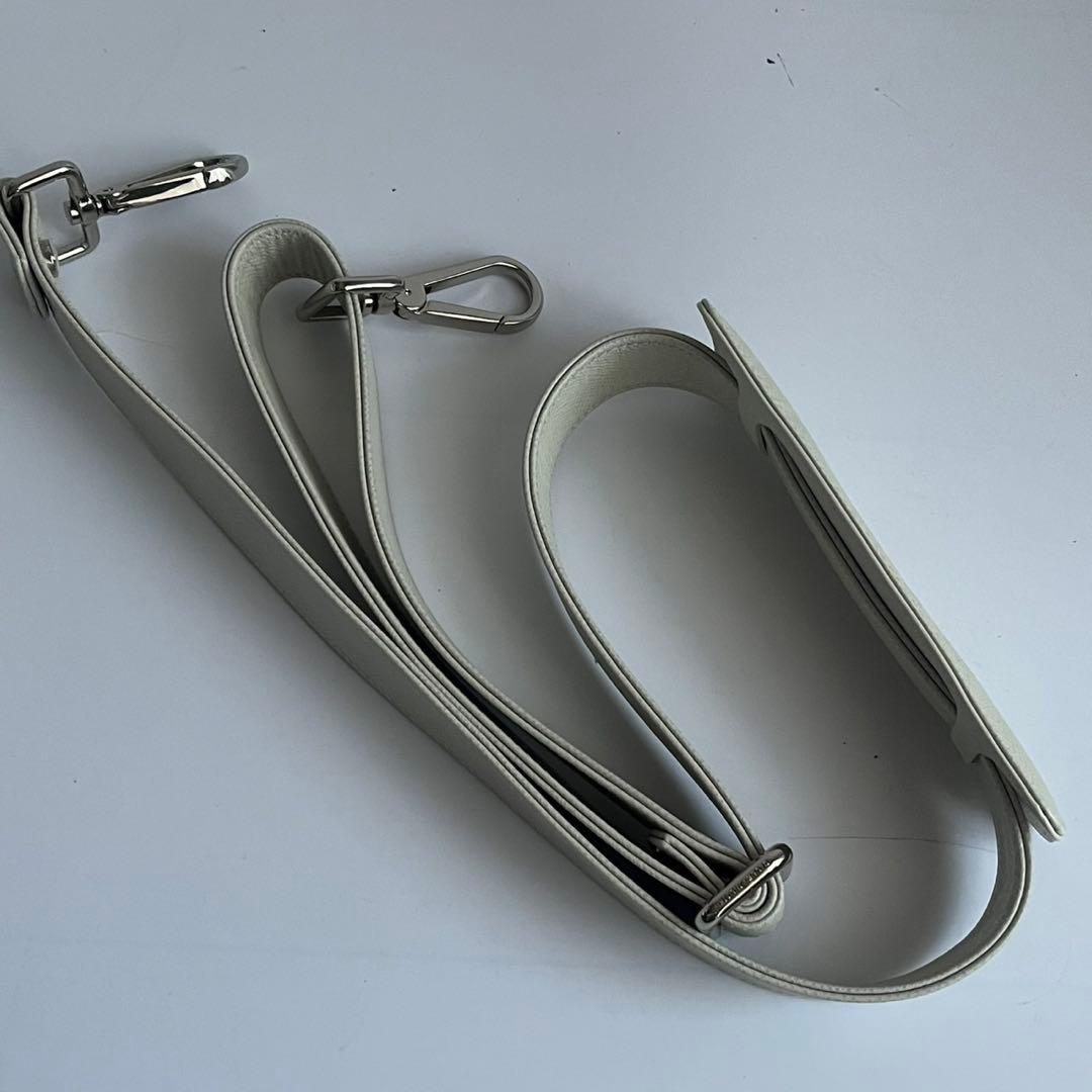 極美品✨️ GLOBE TROTTER 　ビジネスバッグ　白　ショルダー　レザー