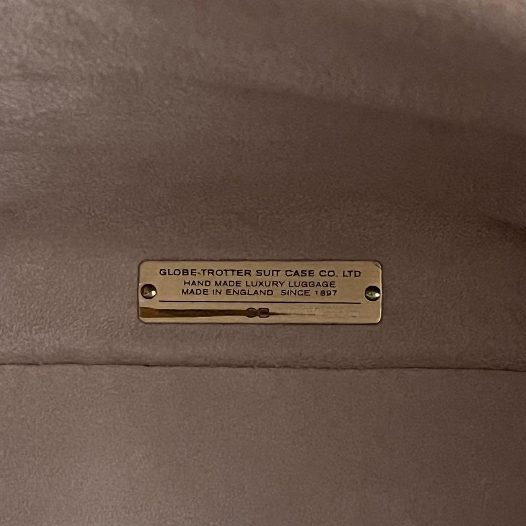極美品✨️ GLOBE TROTTER 　ビジネスバッグ　白　ショルダー　レザー
