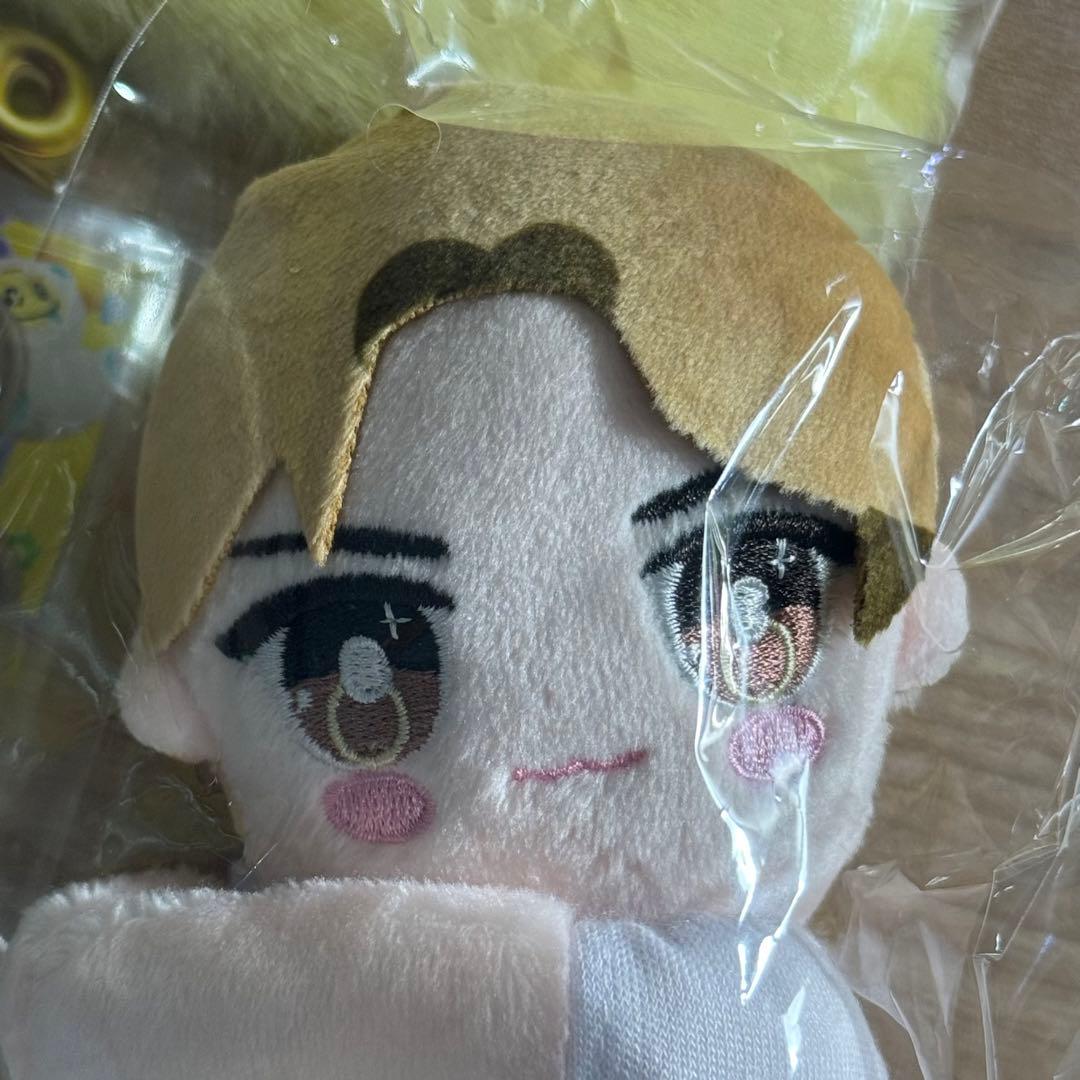 smilepop m!lk 吉田仁人　しっぽ　だっこぬい　アクスタ　おすわり