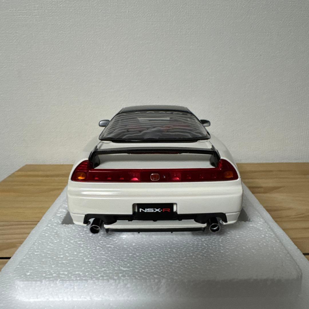 AUTOart 1/18 ホンダ NSX-R NA2