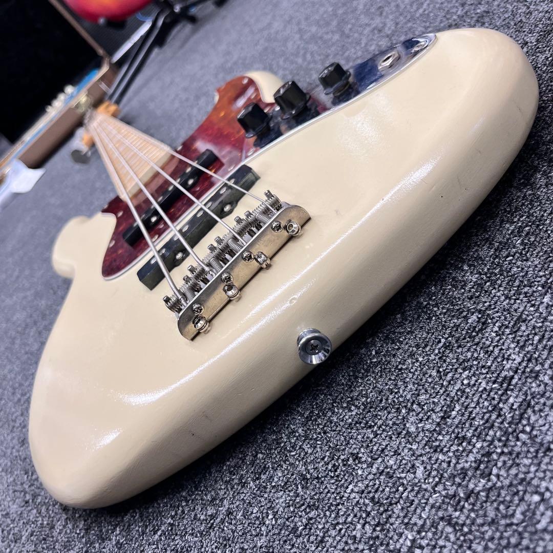 【10677】 history ジャズベースタイプ ホワイト系再塗装？