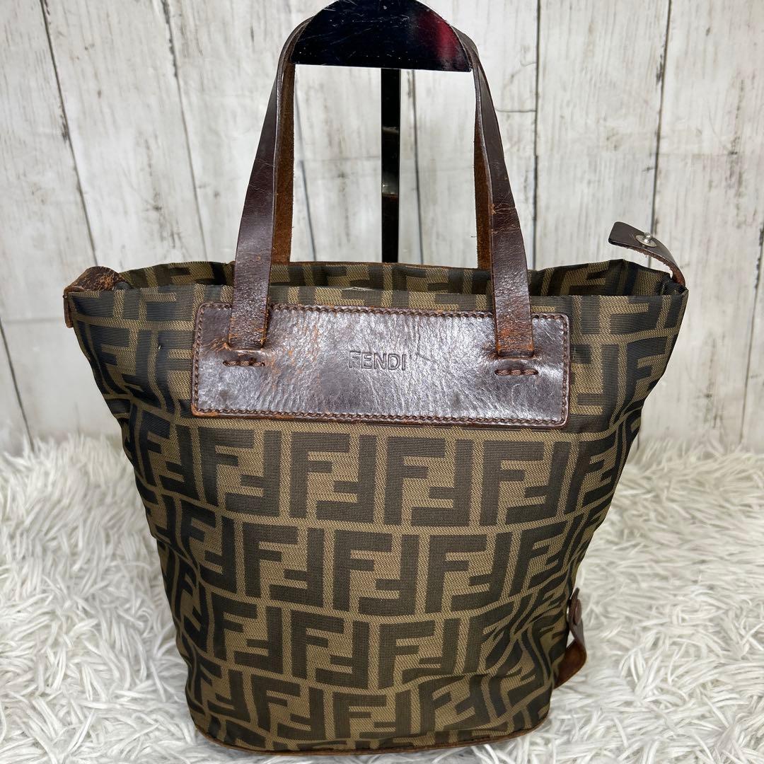 FENDI ズッカ　ロゴ　ハンドバッグ　FF ナイロン　レザー　ブラウン