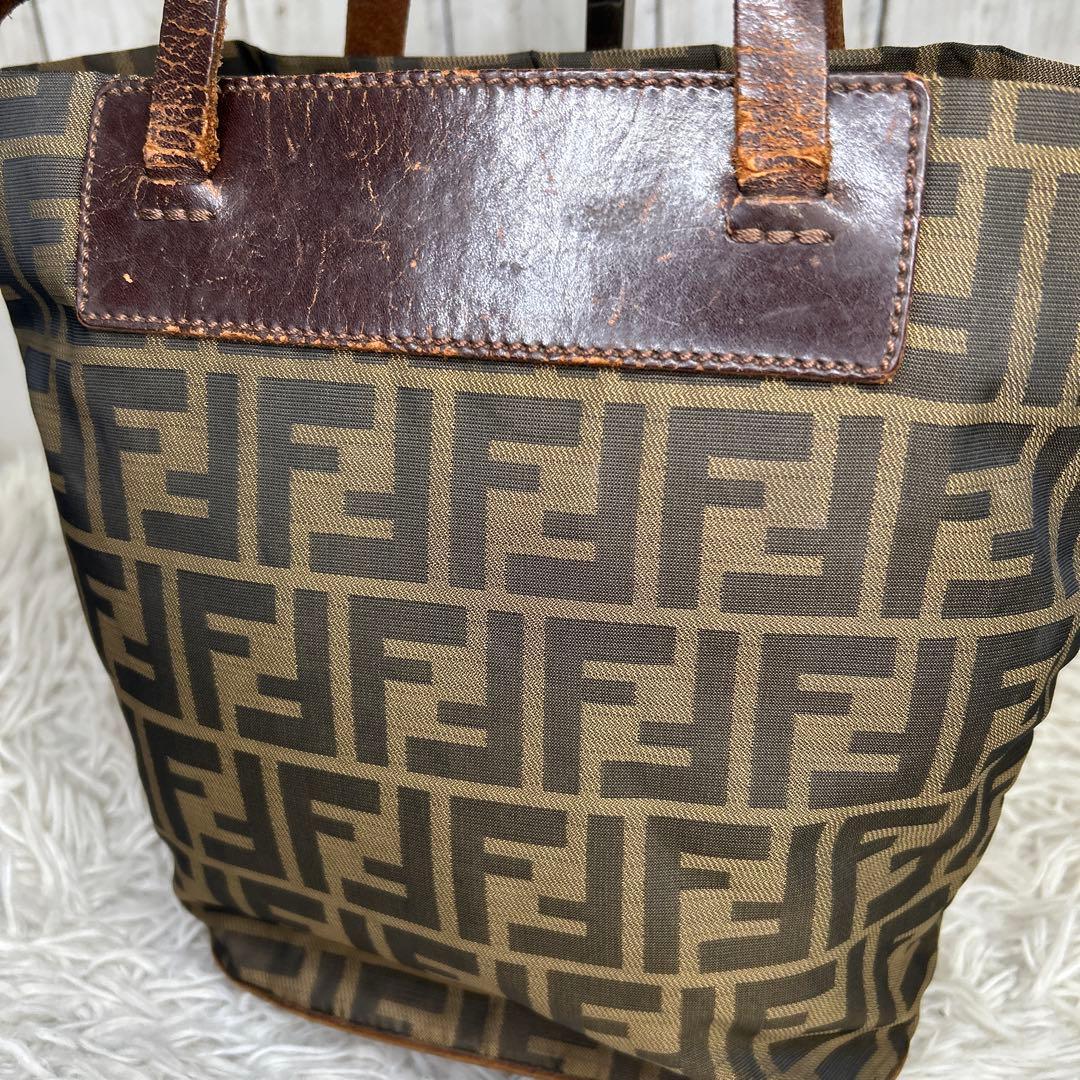FENDI ズッカ　ロゴ　ハンドバッグ　FF ナイロン　レザー　ブラウン
