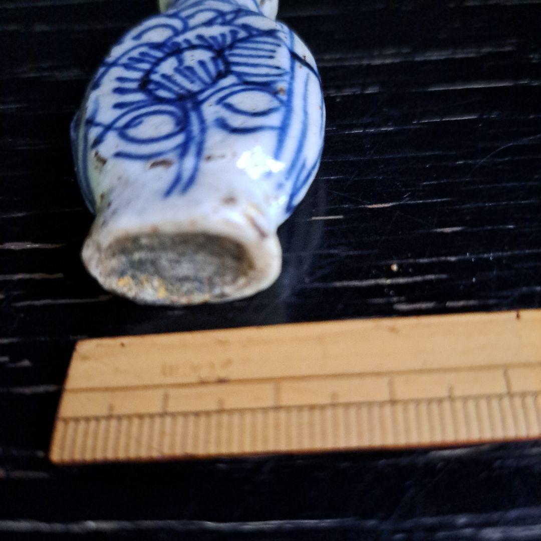 中国古玩　初期呉須染付　飾小壺　清時代　　最少小壺　名入　線描牡丹　波状図