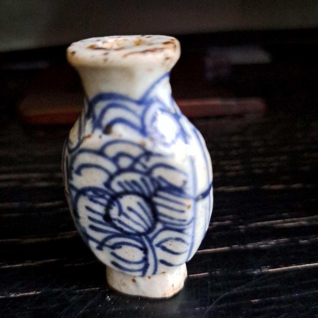 中国古玩　初期呉須染付　飾小壺　清時代　　最少小壺　名入　線描牡丹　波状図