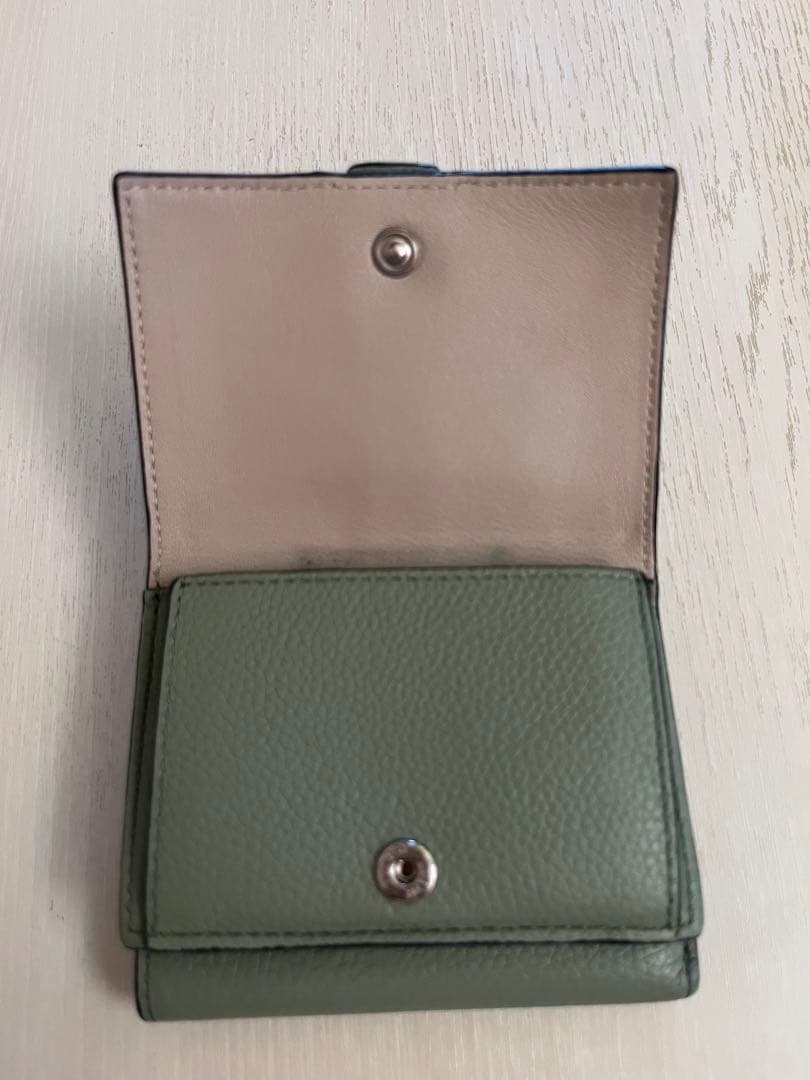 LOEWE(ロエベ) グリーン　三つ折り財布