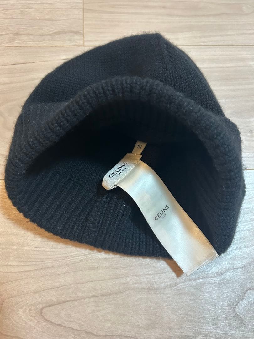セリーヌ　CELINEニット帽　テテ着用　BTS