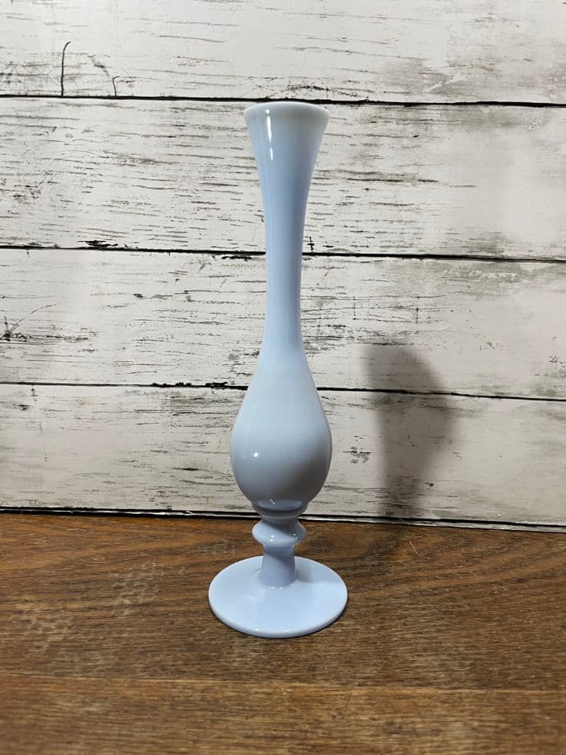 フランスアンティーク オパリンガラスの一輪挿し 花瓶 グラス 花器 花入れ