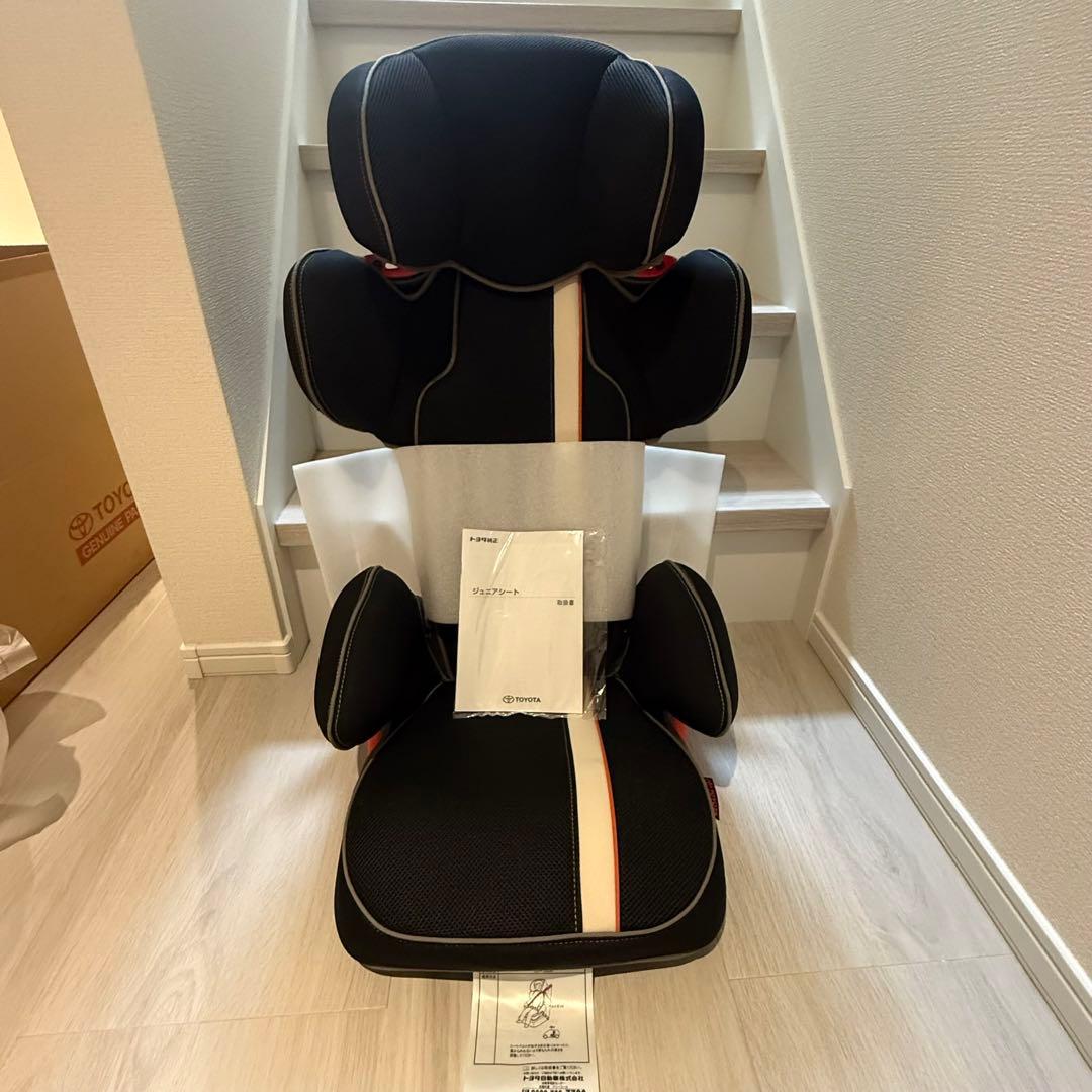 【新品未使用】トヨタ純正 ジュニアシート