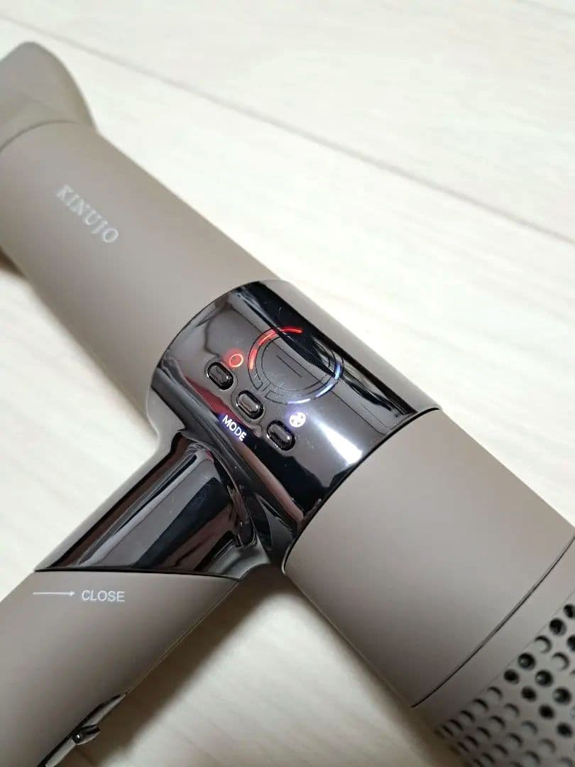 キヌージョ ドライヤー 絹女　モカ