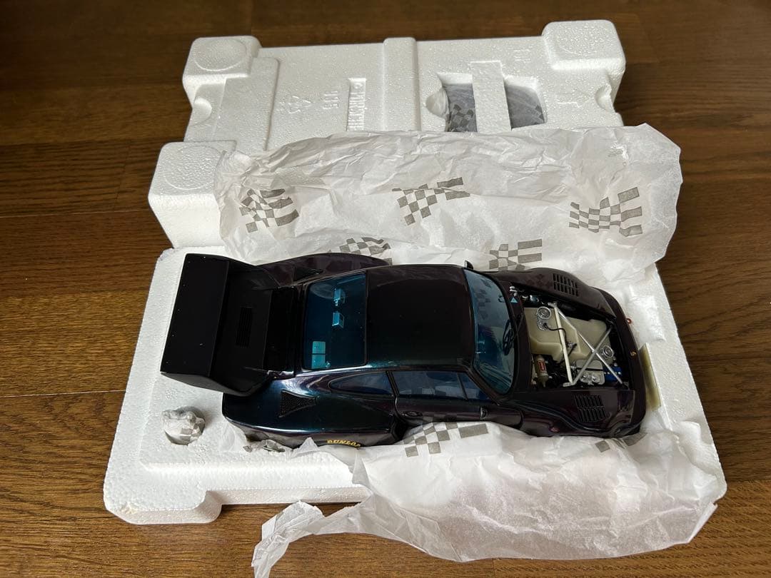 EXOTO 1/18 ポルシェ935ターボ In Standox 未使用品
