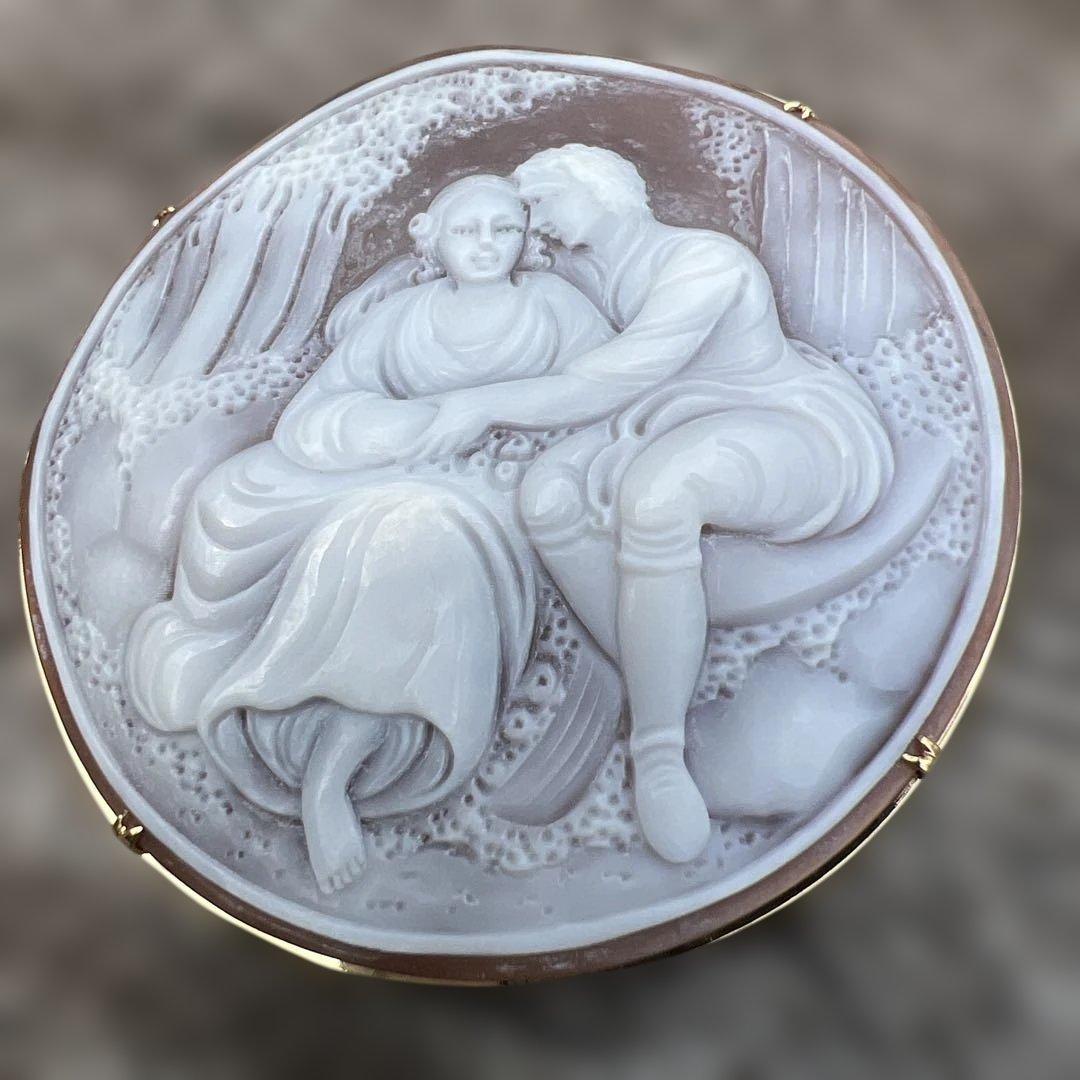 作家もの シェルカメオ　K18　ブローチ　ペンダントトップ　恋人たち