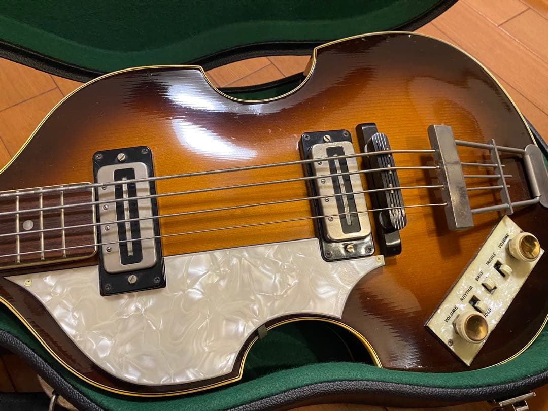 ヘフナー ドイツ製、レフティ、左利き用のバイオリンベース、完動品、ネオビンテージ