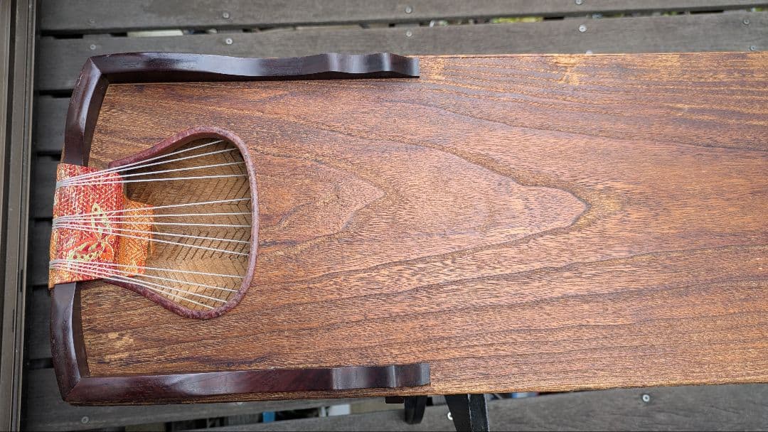 十三絃箏 上掛け式油箪 天然素材の 琴柱. 天然素材の琴柱用ケース