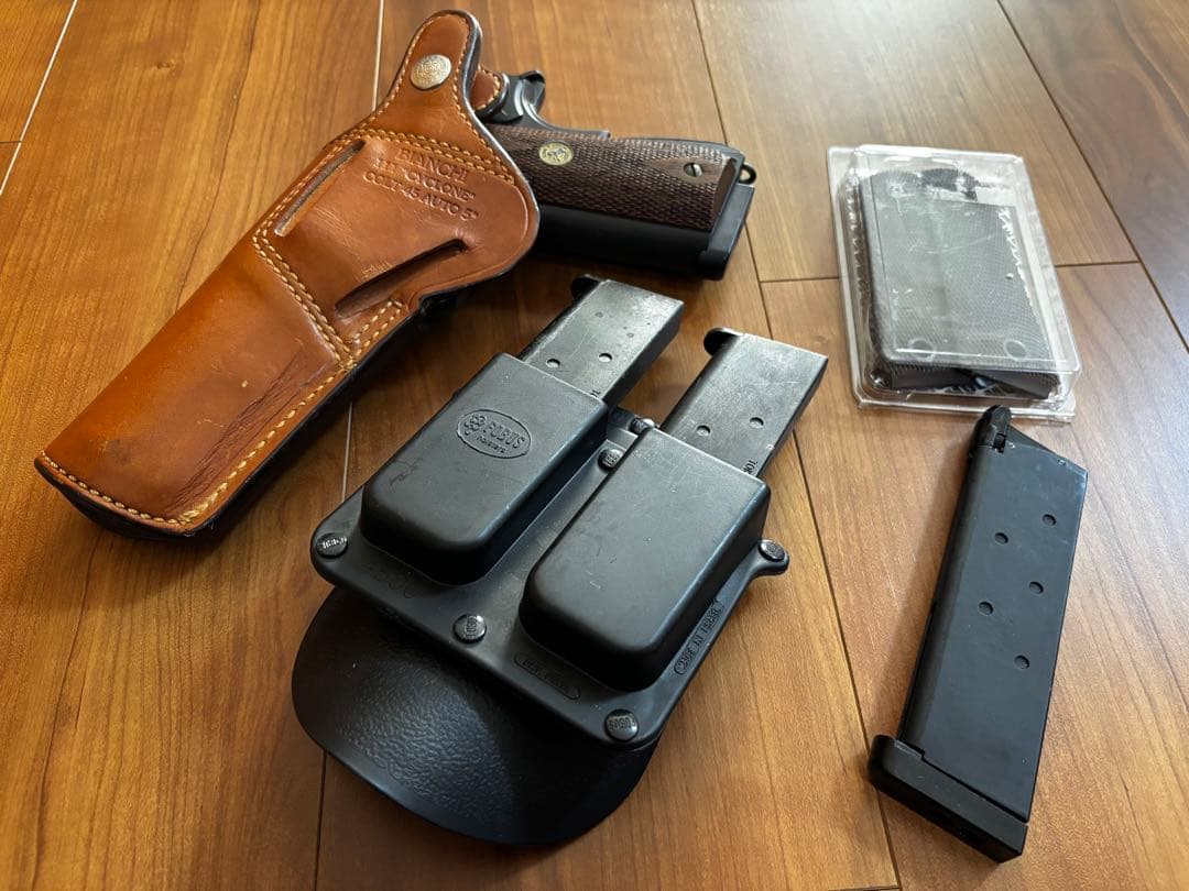 東京マルイ　M1911 コルトガバメント　ガスガン ビアンキレザー ホルスター