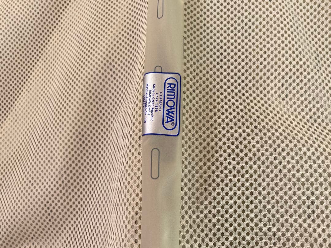 朝日です。リモワ　スーツケース　4輪