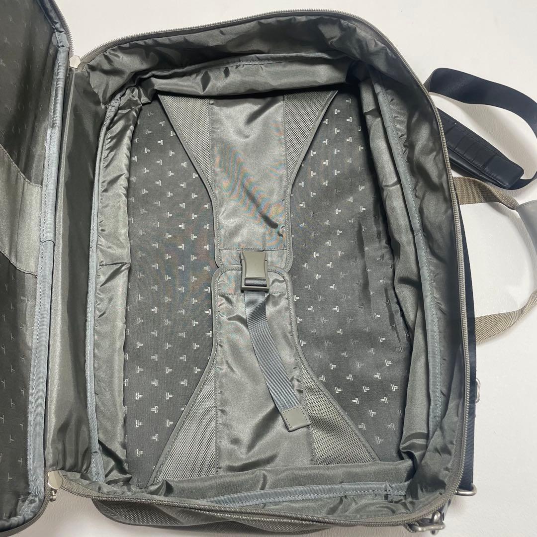 トゥミ　TUMI ビジネス旅行バッグ　希少品　大谷用　グレー　ショルダーバッグ