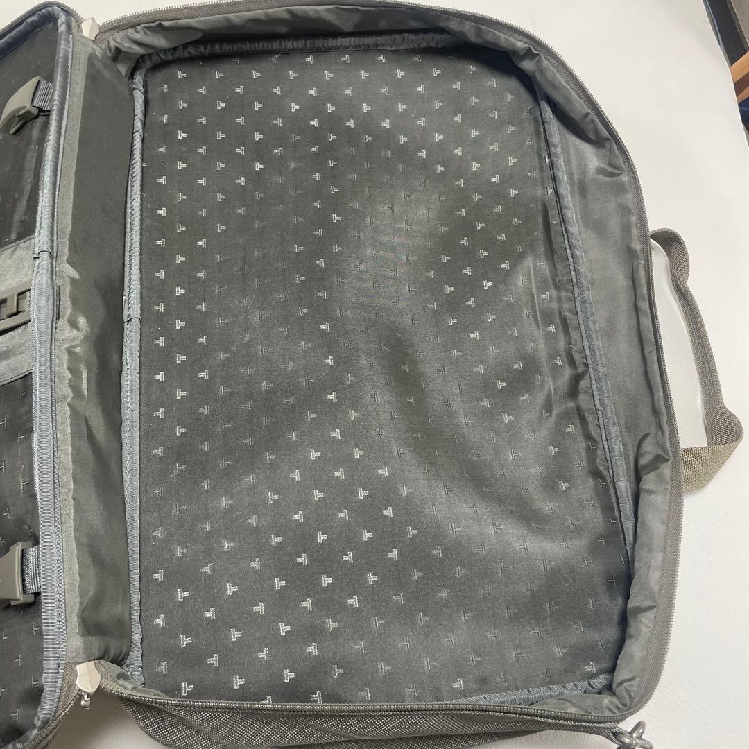 トゥミ　TUMI ビジネス旅行バッグ　希少品　大谷用　グレー　ショルダーバッグ