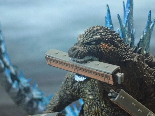 電車・震電付！一番くじ ゴジラ−1.0 A賞を背びれ発光イメ－ジへ再塗装 元箱有