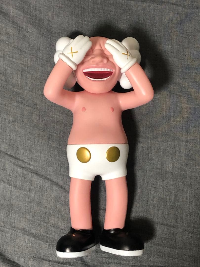 kaws Yue Min Jun フィギュア