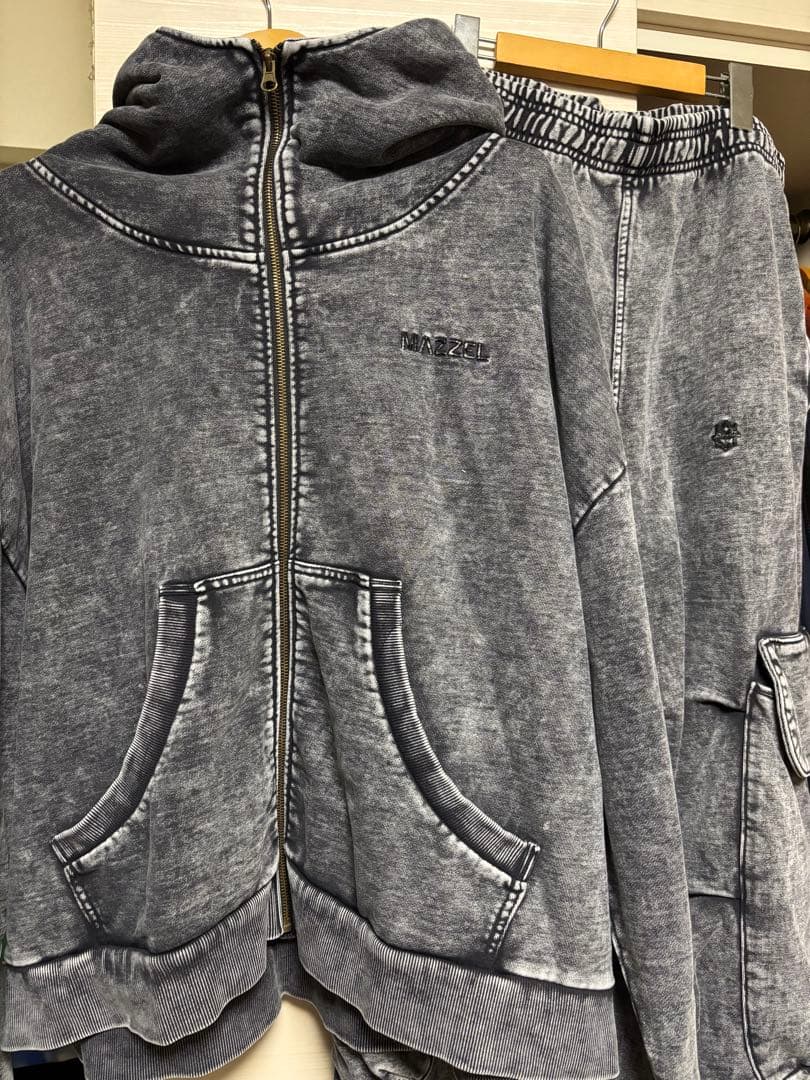 【試着のみ】MAZZEL ジップアップパーカー/スウェットパンツ　 Lサイズ